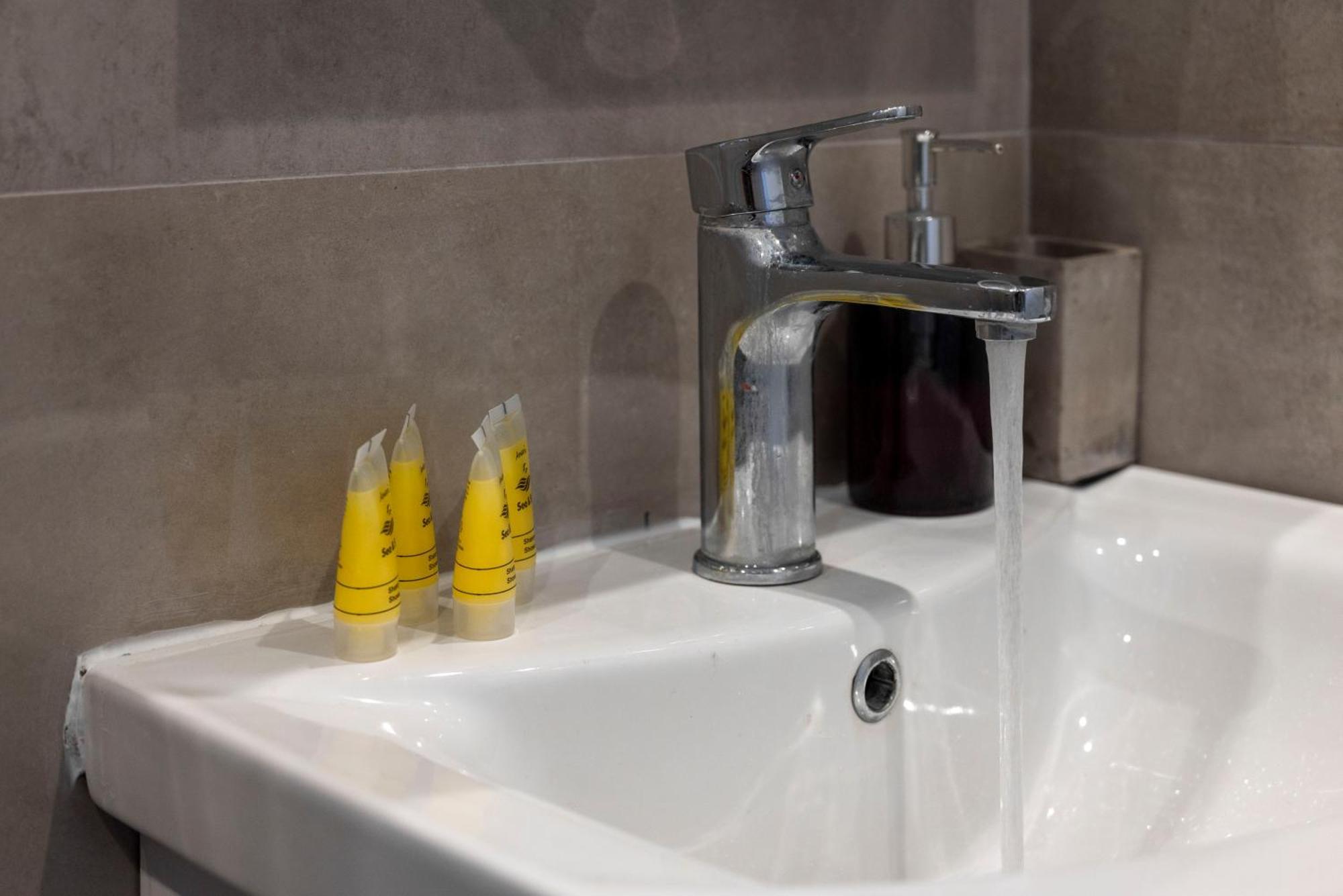 Thissio Getaway 2Ba Next To Athens Ancient Market المظهر الخارجي الصورة